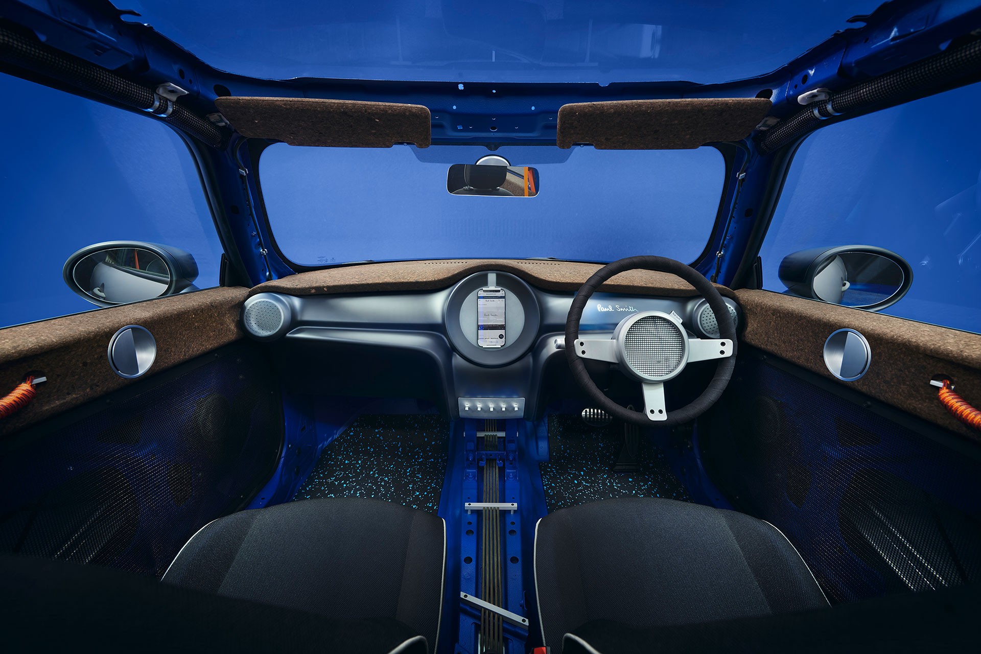 MINI STRIP Front interior